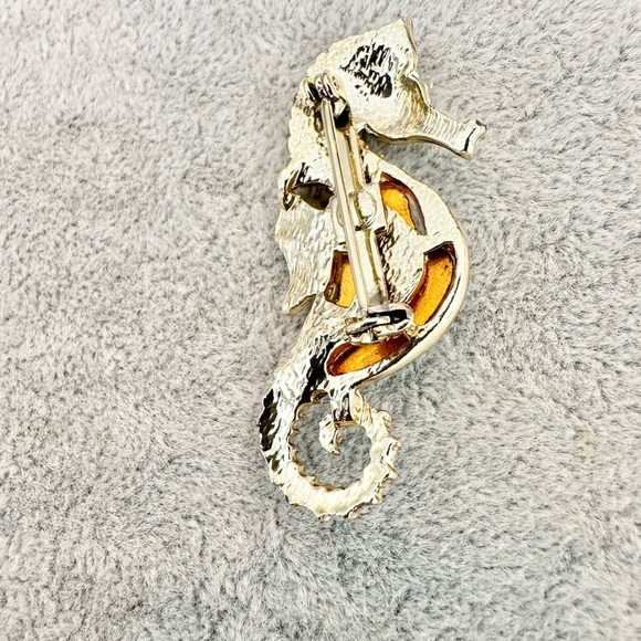 Vintage Gold Tone Seahorse With A Faux Moon Stone Jelly Belly Scatter Pin Brooch - Picture 4 of 4